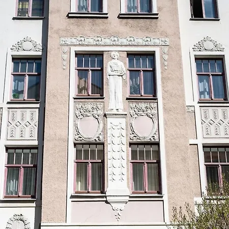 Art Nouveau Gem In Embassy District Apartamento Riga